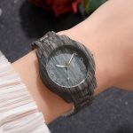 Popular Male and Female Lovers Fashion Quartz Watch Wood Grain Retro Simple No logo - Image 3